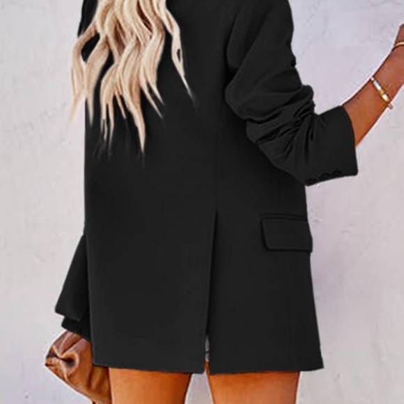 Oversized Black Blazer - Picture 4 of 6